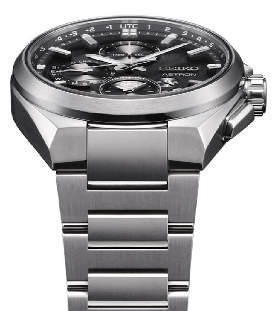 Seiko Astron Dual-Time Chronograph SSH163J1 - main (10)