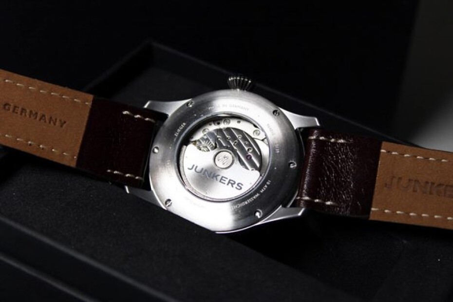 Junkers Flieger Powerreserve 9.64.01.06 - main (4)