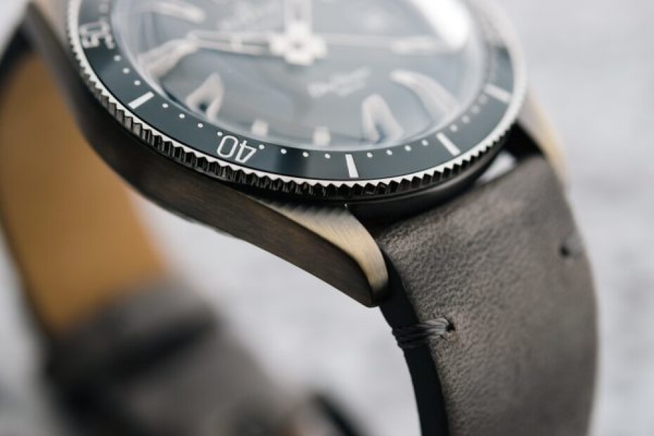 EDOX Skydiver Date Automatic 80126-3VIN-GDN Limited Edition - main (20)