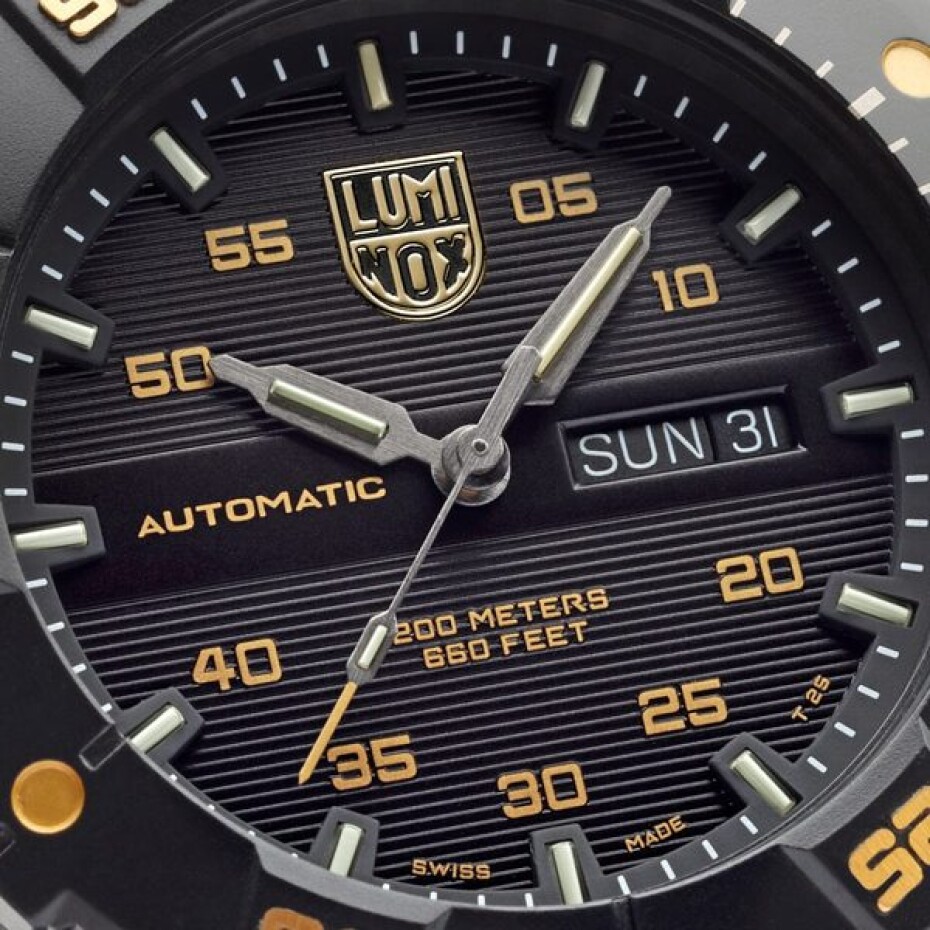 Luminox Master Carbon SEAL Automatic XS.3865.GOLD - Limited Edition - main (6)