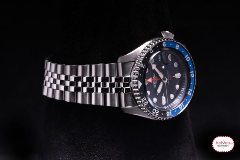 Seiko 5 Sports GMT Series SSK003K1 - main (3)