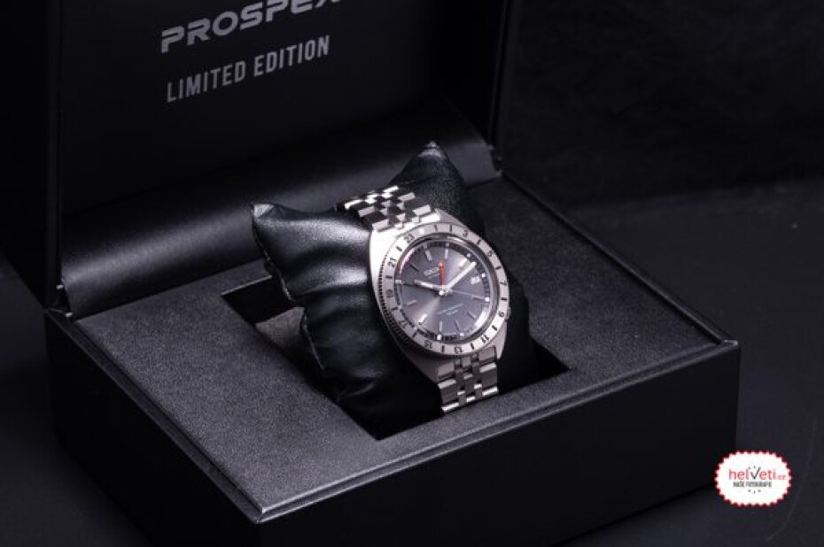Seiko Prospex SPB411J1 Navigator Timer GMT Limited Edition - main (9)