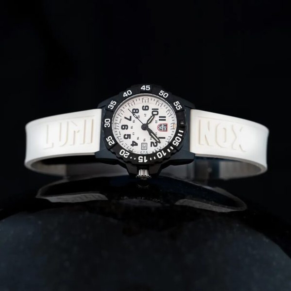 Řemínek Luminox FPX.2406.10Q.K - 24 mm - main (2)