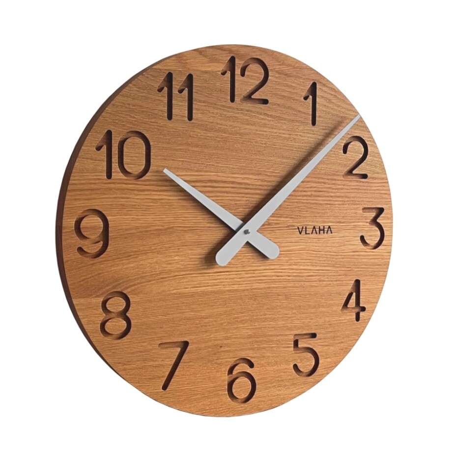 Vlaha VCT1131 dubové hodiny pr. 45 cm, stříbrná - main (1)