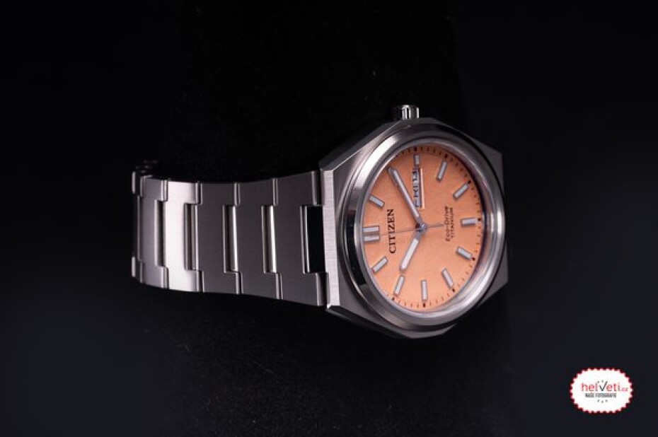 Citizen Eco-Drive Super Titanium AW0130-85ZE - main (2)