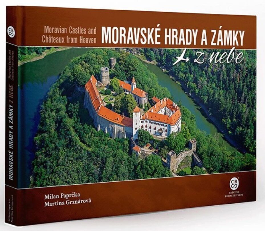 Moravské hrady a zámky z nebe, 1.  vydání - Milan Paprčka - main (0)