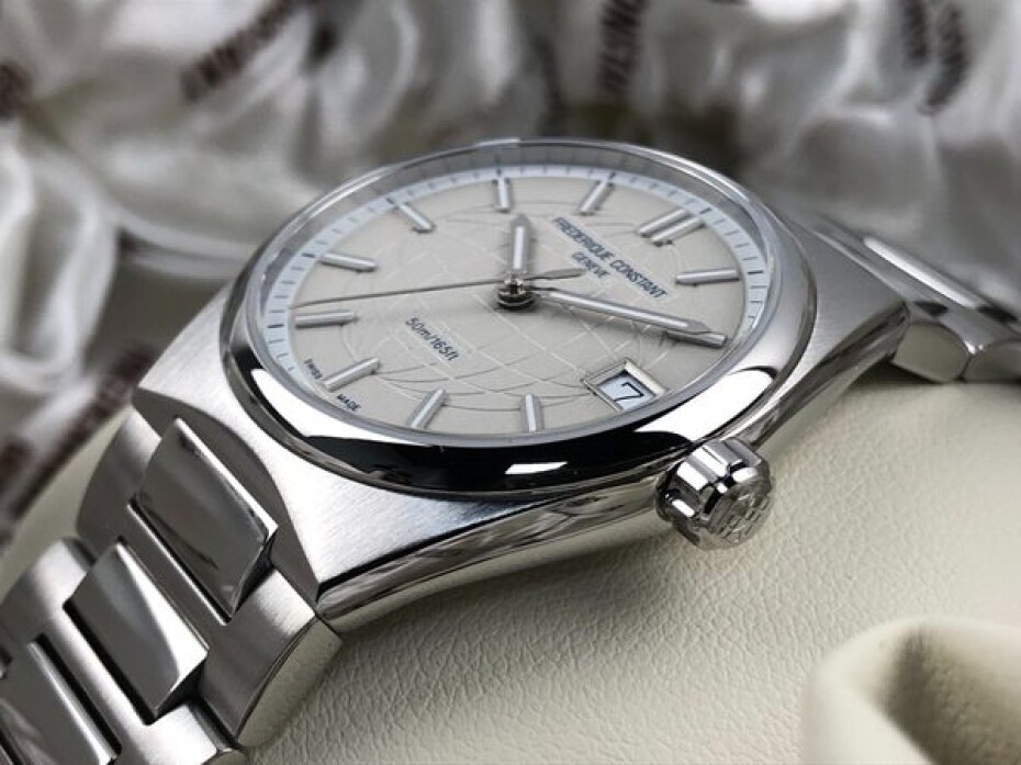 Frederique Constant Highlife Ladies Quartz FC-240SI2NH6B - main (14)