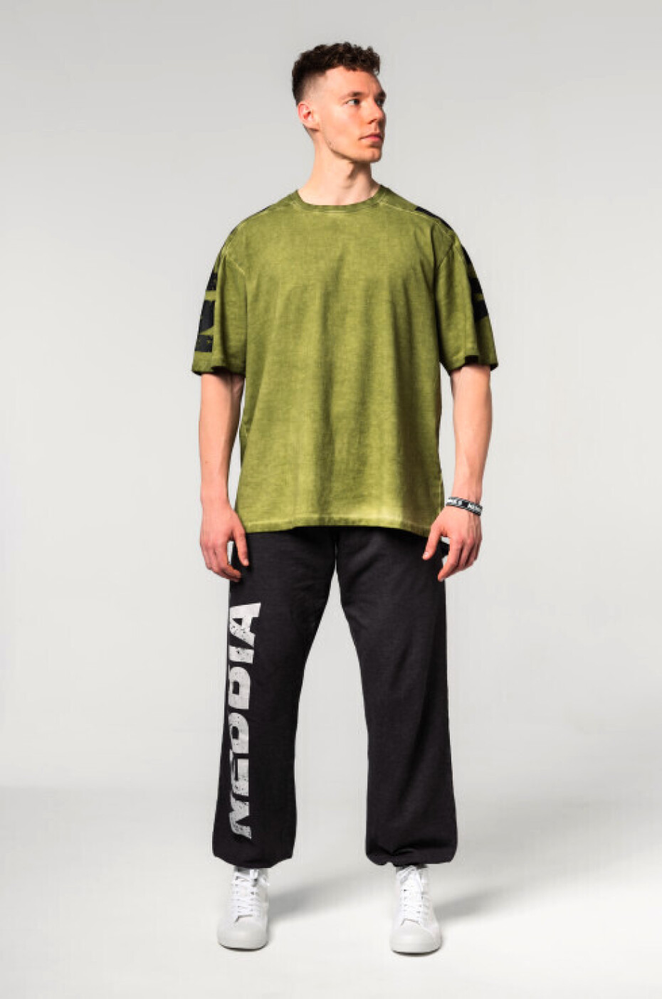 Nebbia Washed-off oversized tričko LIFTING CLUB 368 - main (0)