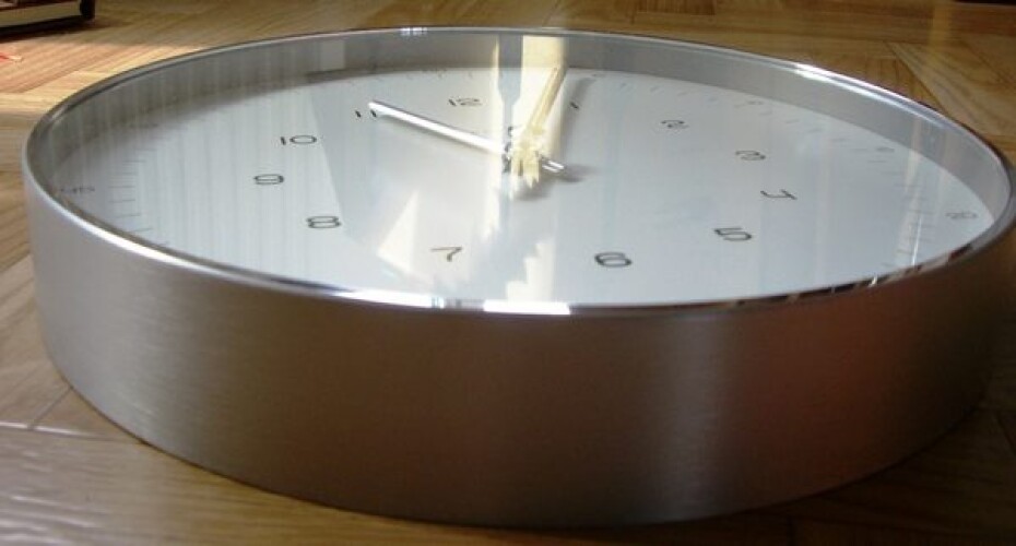 Junghans Max Bill Wanduhr RC 22 cm 374/7003.00 - main (3)