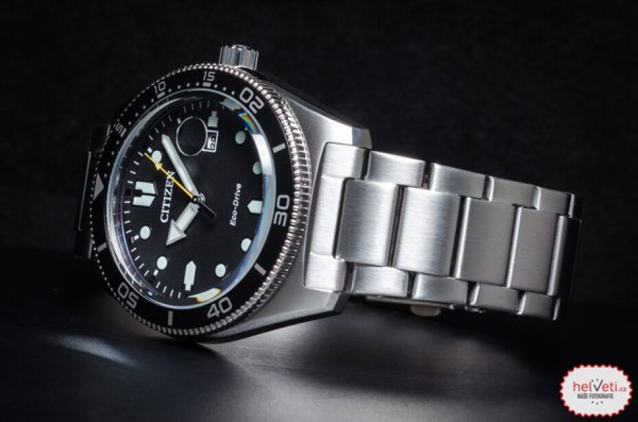 Citizen Eco-Drive Sports AW1760-81E - main (2)