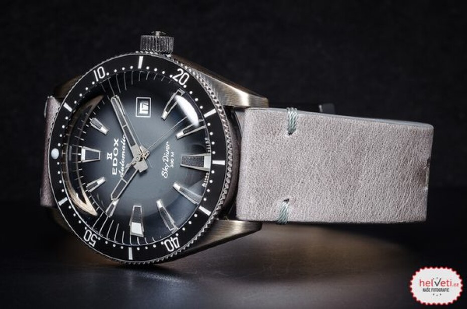 EDOX Skydiver Date Automatic 80126-3VIN-GDN Limited Edition - main (3)