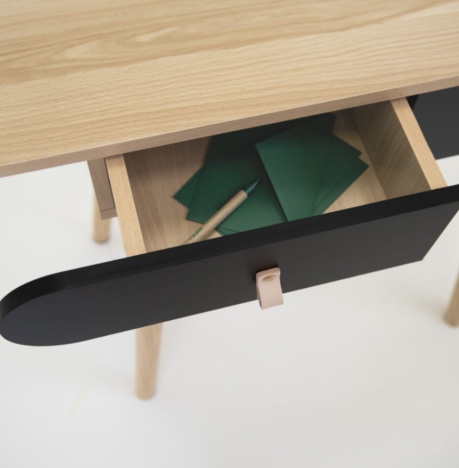 ArtJum Toaletní stolek SCANDI černá | CM-324336 - main (4)