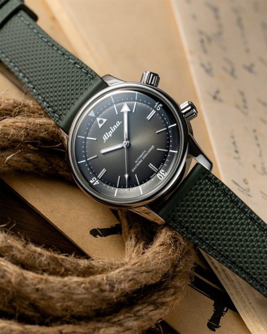 Alpina Seastrong Diver 300 Heritage Automatic AL-520GR4H6 - main (9)