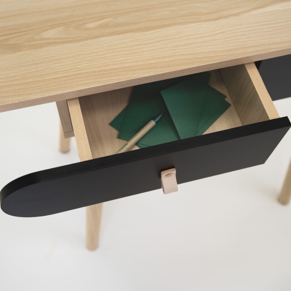 ArtJum Toaletní stolek SCANDI černá | CM-324299 - main (5)