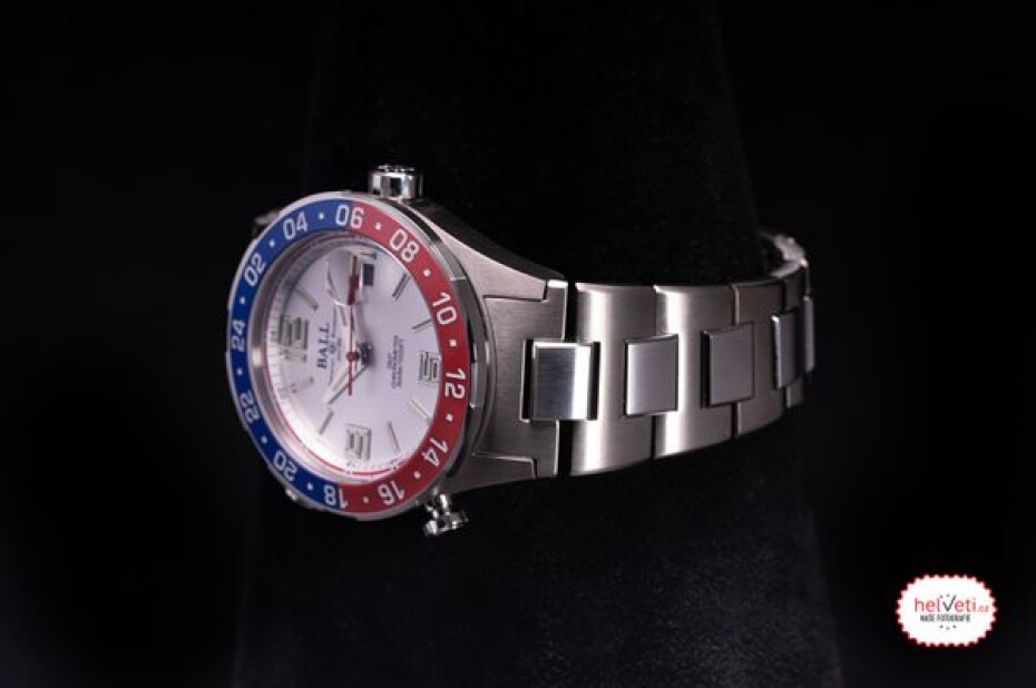 Ball Roadmaster Pilot GMT COSC Limited Edition DG3038A-S2C-WH - main (2)