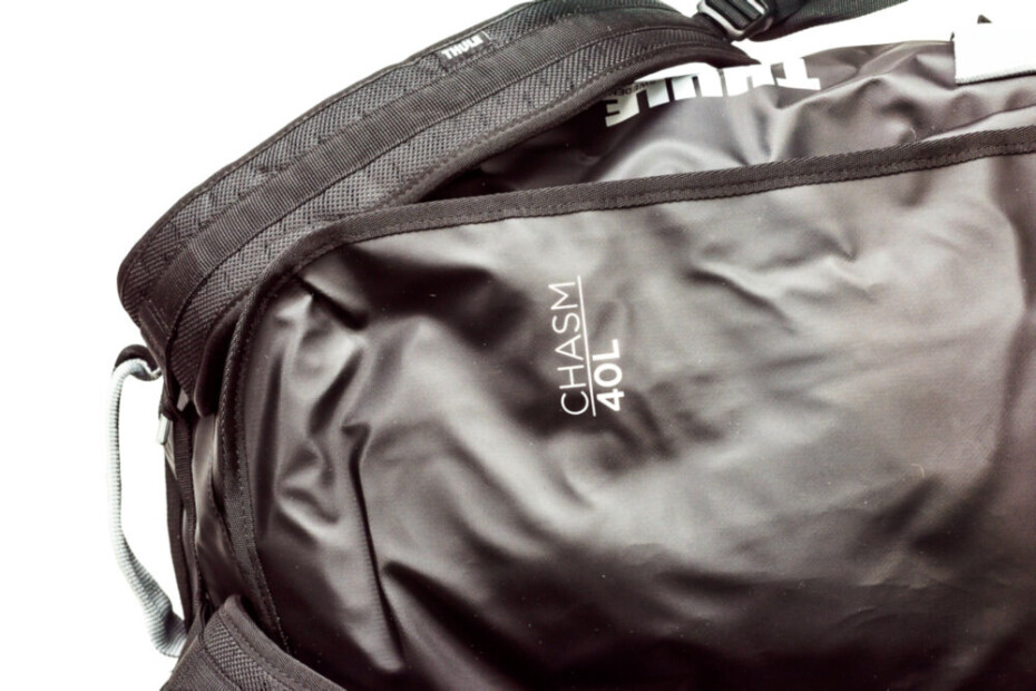 Sportovní taška Thule Chasm Duffel 40L - Black - main (8)