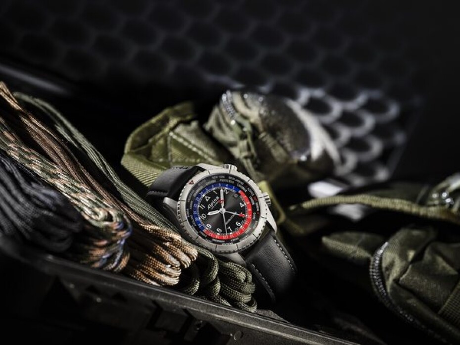 Alpina Startimer Pilot Quartz Worldtimer AL-255BRB4S26 - main (3)