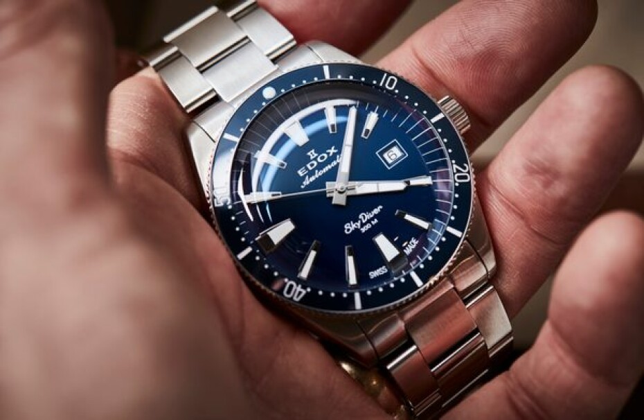 EDOX Skydiver Date Automatic 80126-3BUN-BUIN Limited Edition - main (5)