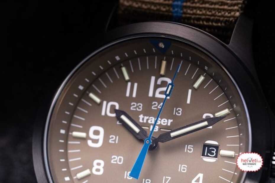 Traser P67 Officer Pro Khaki Nato s pruhem - main (6)