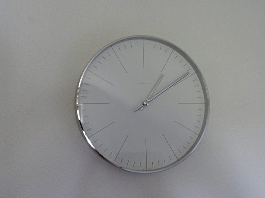 Junghans Max Bill Wanduhr RC 30 cm 374/7000.00 - main (5)
