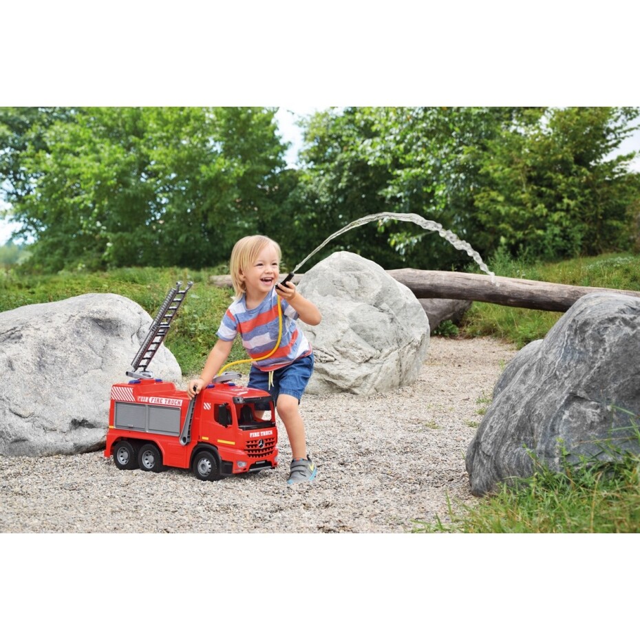 Lena Mercedes auto hasiči plast 65cm stříkací vodu nádržka 1,5l v krabici 71x40x28cm 02158 - main (1)
