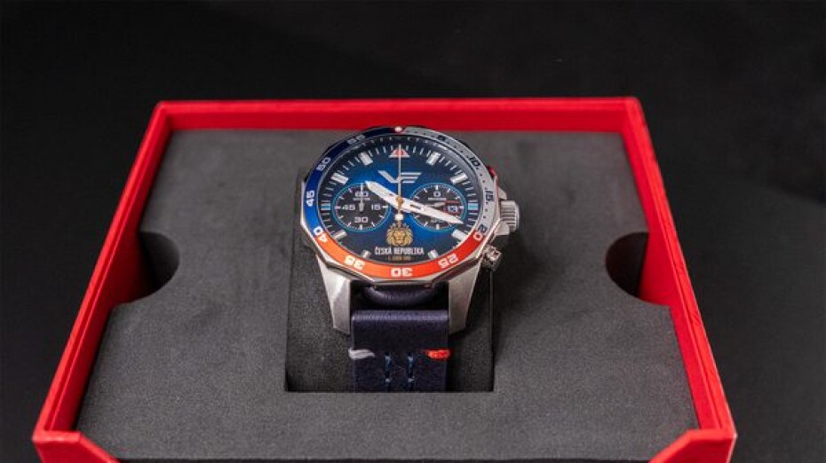 Vostok Europe Limitovaná edice Česká republika 6S21-225A481 - main (12)