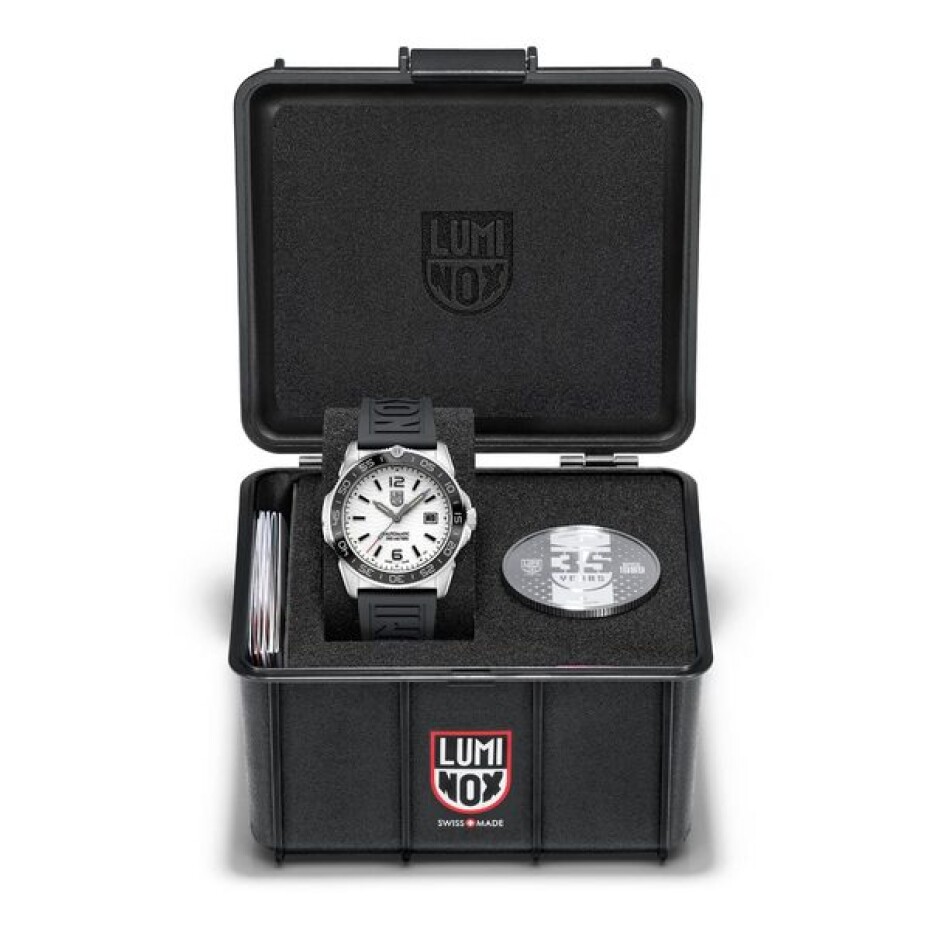 Luminox Pacific Diver Automatic 3100 Series XS.3101.H.SET - main (10)