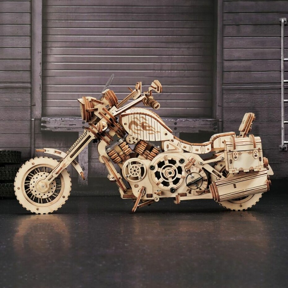 RoboTime 3D dřevěné mechanické puzzle Motorka (cruiser) - main (3)