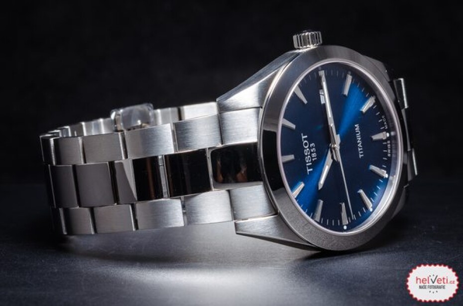 Tissot Gentleman Quartz Titanium T127.410.44.041.00 - main (3)