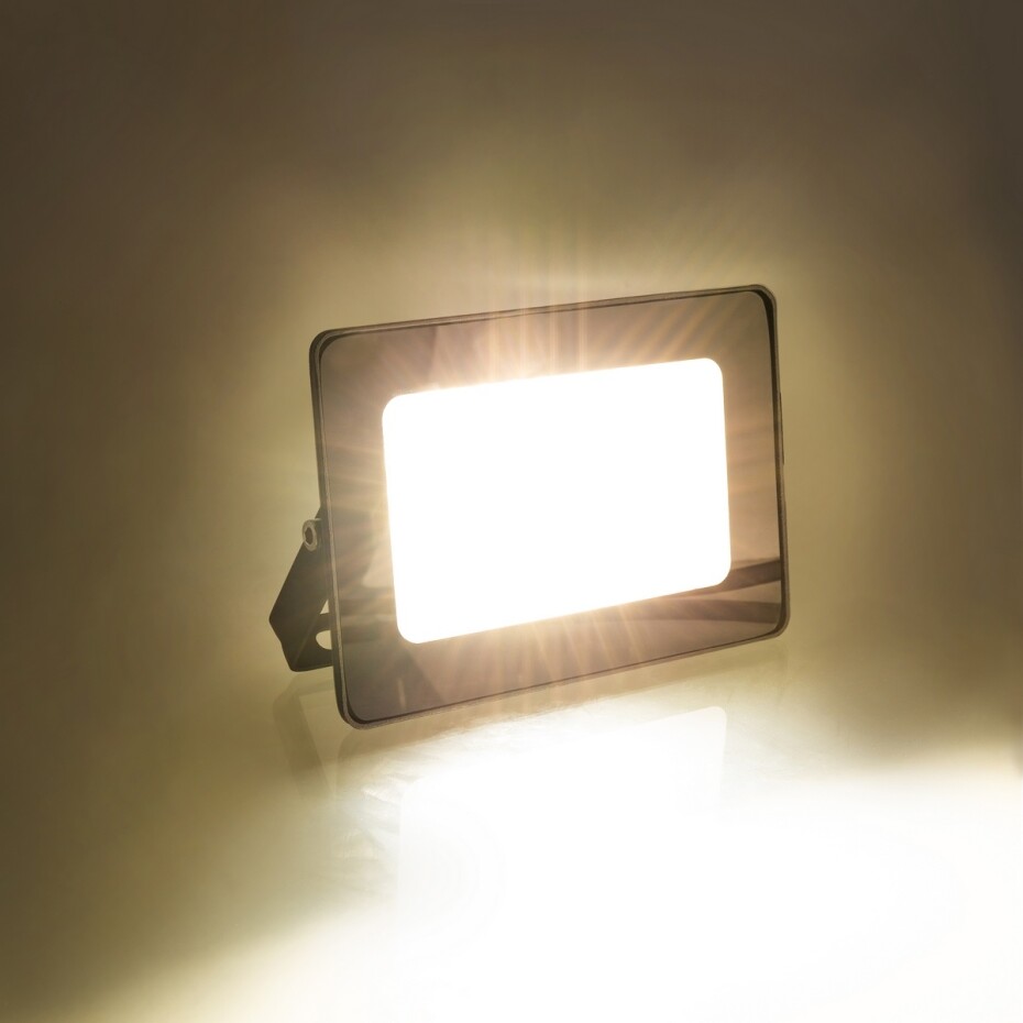 Retlux RSL 243 LED reflektor, 115 x 80 x 20 mm, 10 W, 800 lm - main (1)