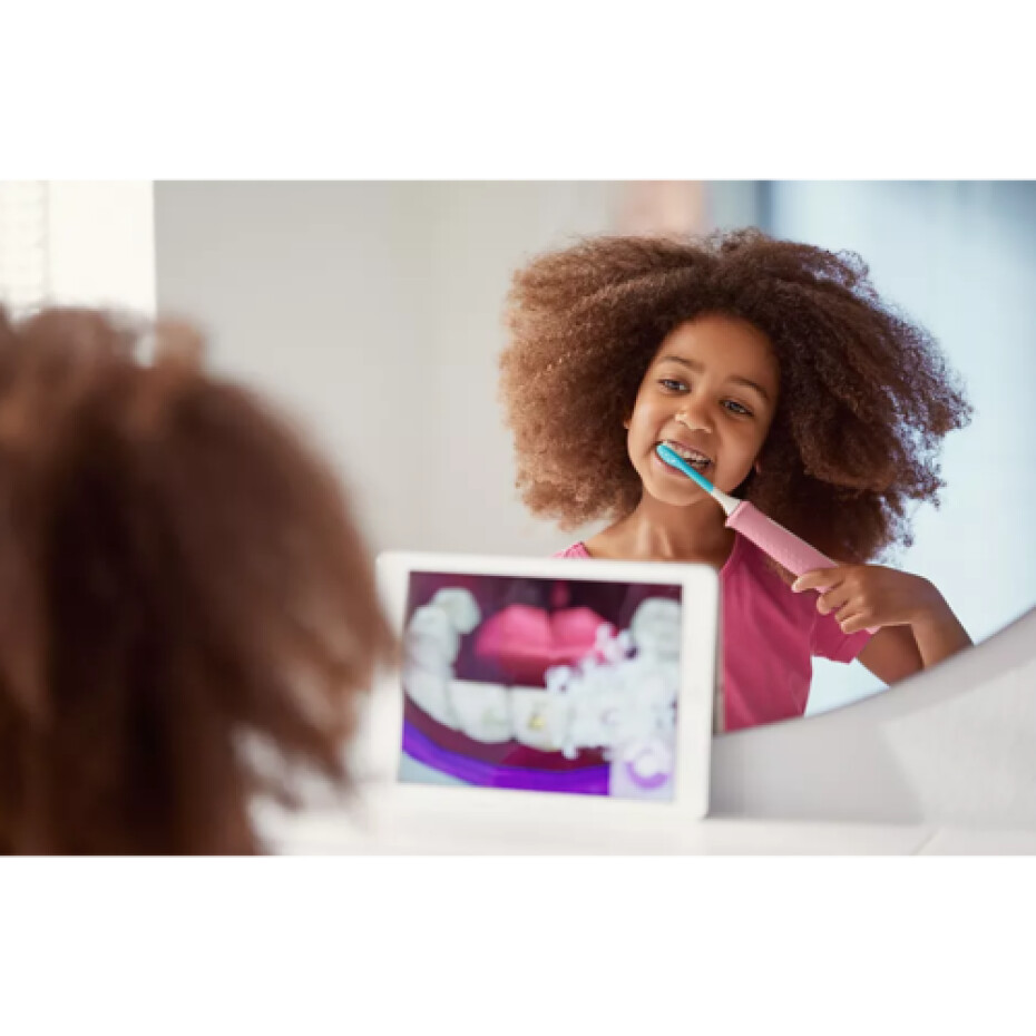 Philips Sonický dětský zubní kartáček s připojením Bluetooth HX6352/42, růžová - main (3)