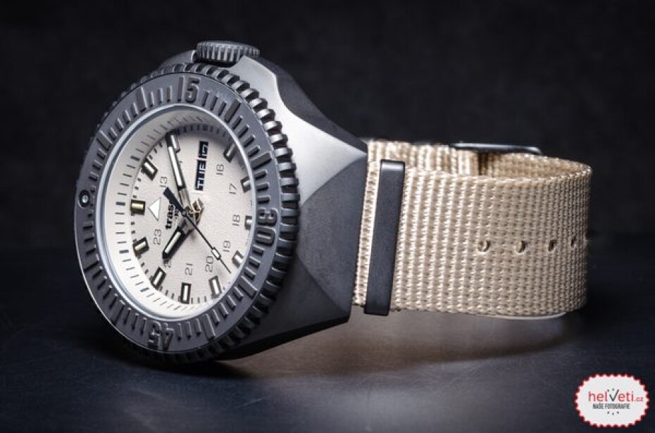 Traser P69 Black Stealth Sand Nato - main (2)