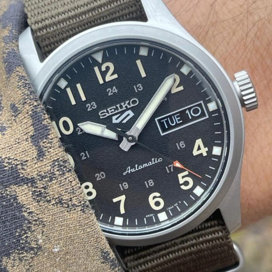 Seiko 5 Sports Automatic SRPJ85K1 - main (1)