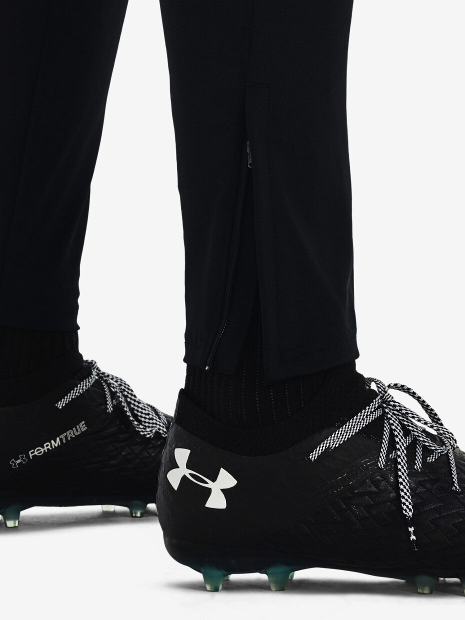 Under Armour pánské tepláky UA M's Ch. Train Pant-BLK - main (2)