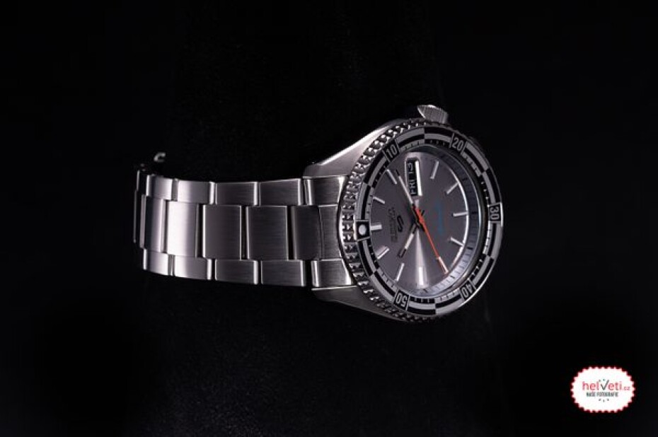Seiko 5 SKX Sports Style SRPK09K1 55th Anniversary Retro Colour Collection - main (3)
