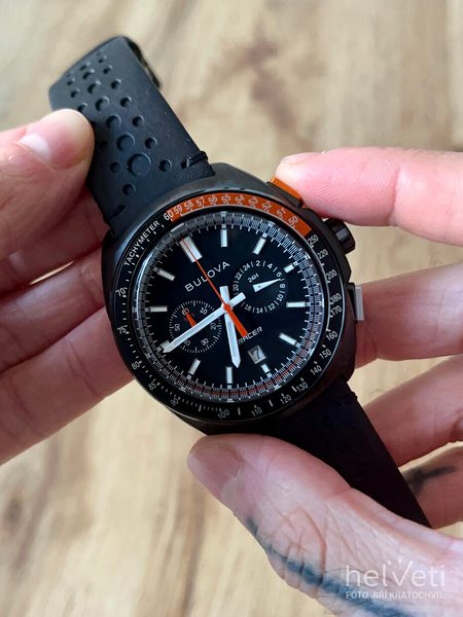 Bulova Racer Chronograph 98B428 - main (1)