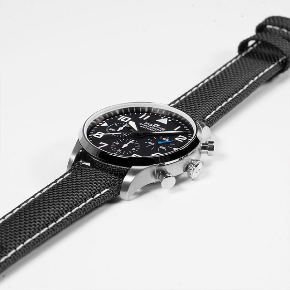 Fortis Pilot Classic Chronograph 904-21-41-LP - main (2)
