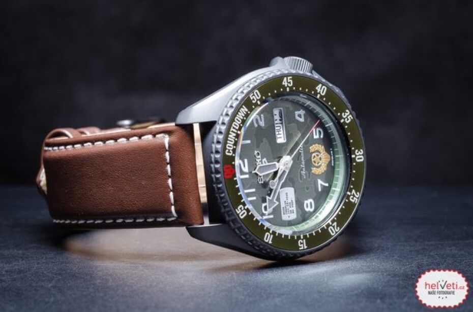 Seiko 5 Sports SRPF21K1 GUILE Street Fighter Limited Edition - main (7)