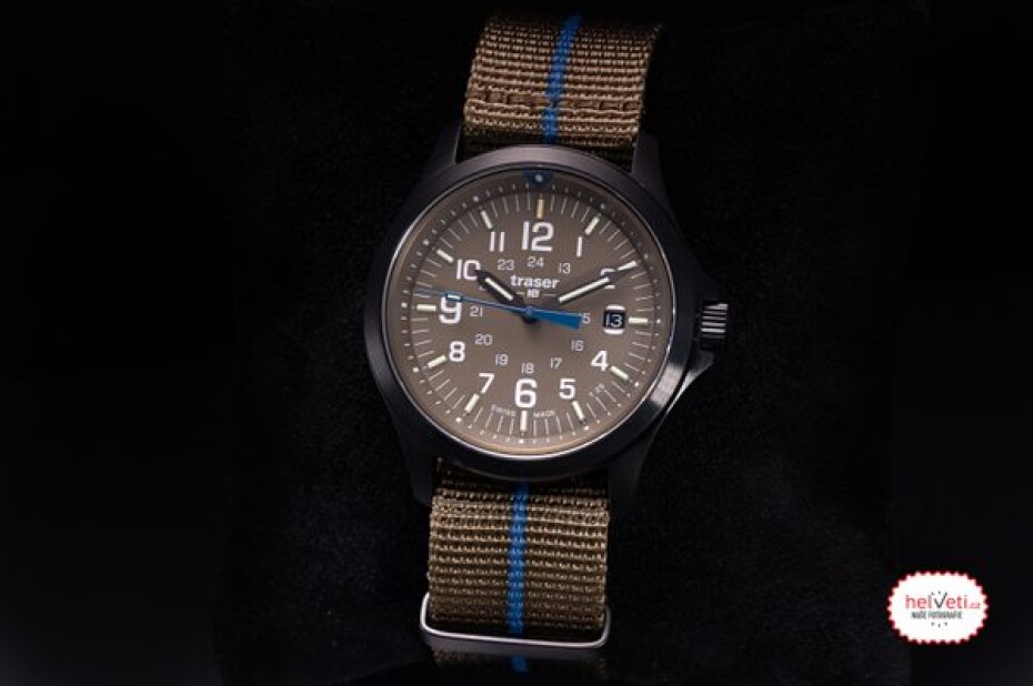 Traser P67 Officer Pro Khaki Nato s pruhem - main (4)