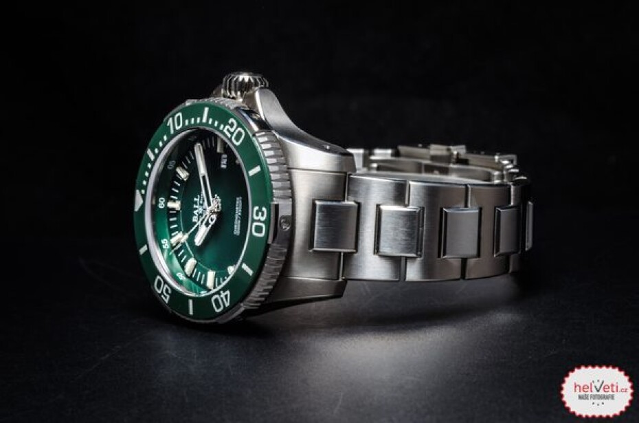 Ball Engineer Hydrocarbon DeepQUEST Ceramic COSC DM3002A-S4CJ-GR - main (2)