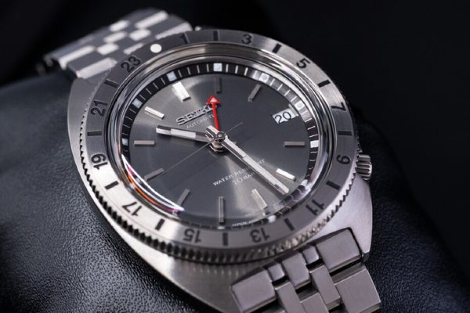 Seiko Prospex SPB411J1 Navigator Timer GMT Limited Edition - main (29)