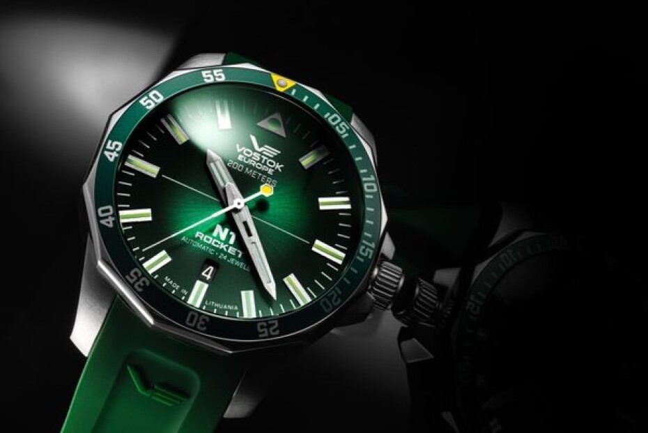 Vostok Europe N-1 Rocket Automatic Line NH35-225A710S - Zelený silikonový řemínek - main (2)
