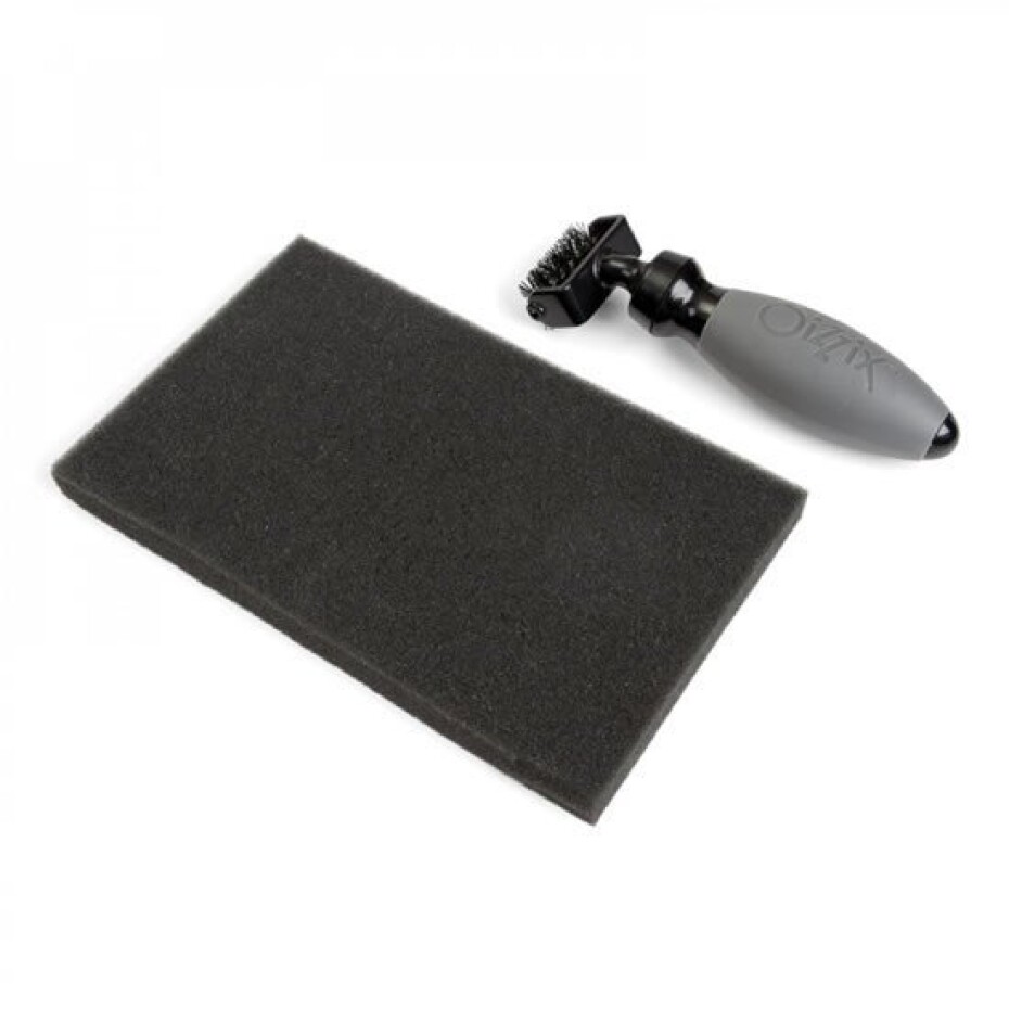SIZZIX čistič šablon - kartáč + pěnová podložka - main (0)