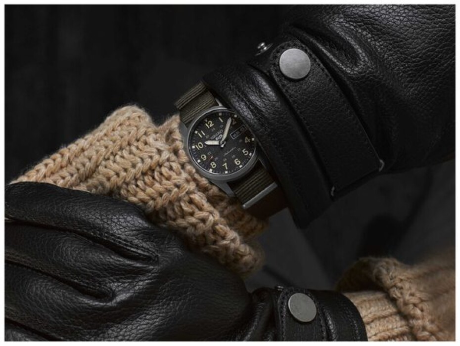 Seiko 5 Sports Automatic SRPJ85K1 - main (2)