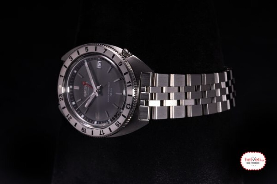 Seiko Prospex SPB411J1 Navigator Timer GMT Limited Edition - main (2)
