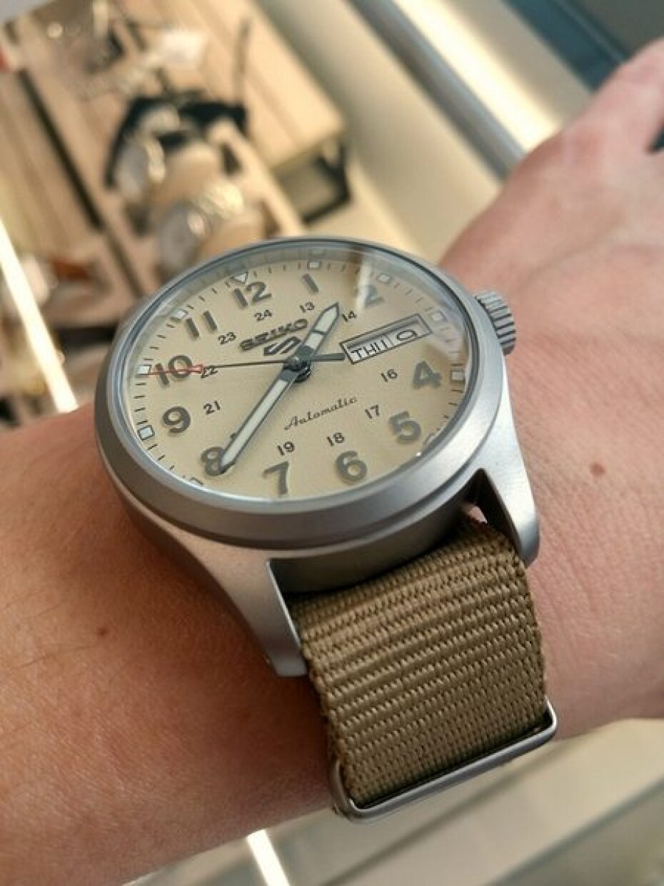 Seiko 5 Sports Automatic SRPJ83K1 - main (12)