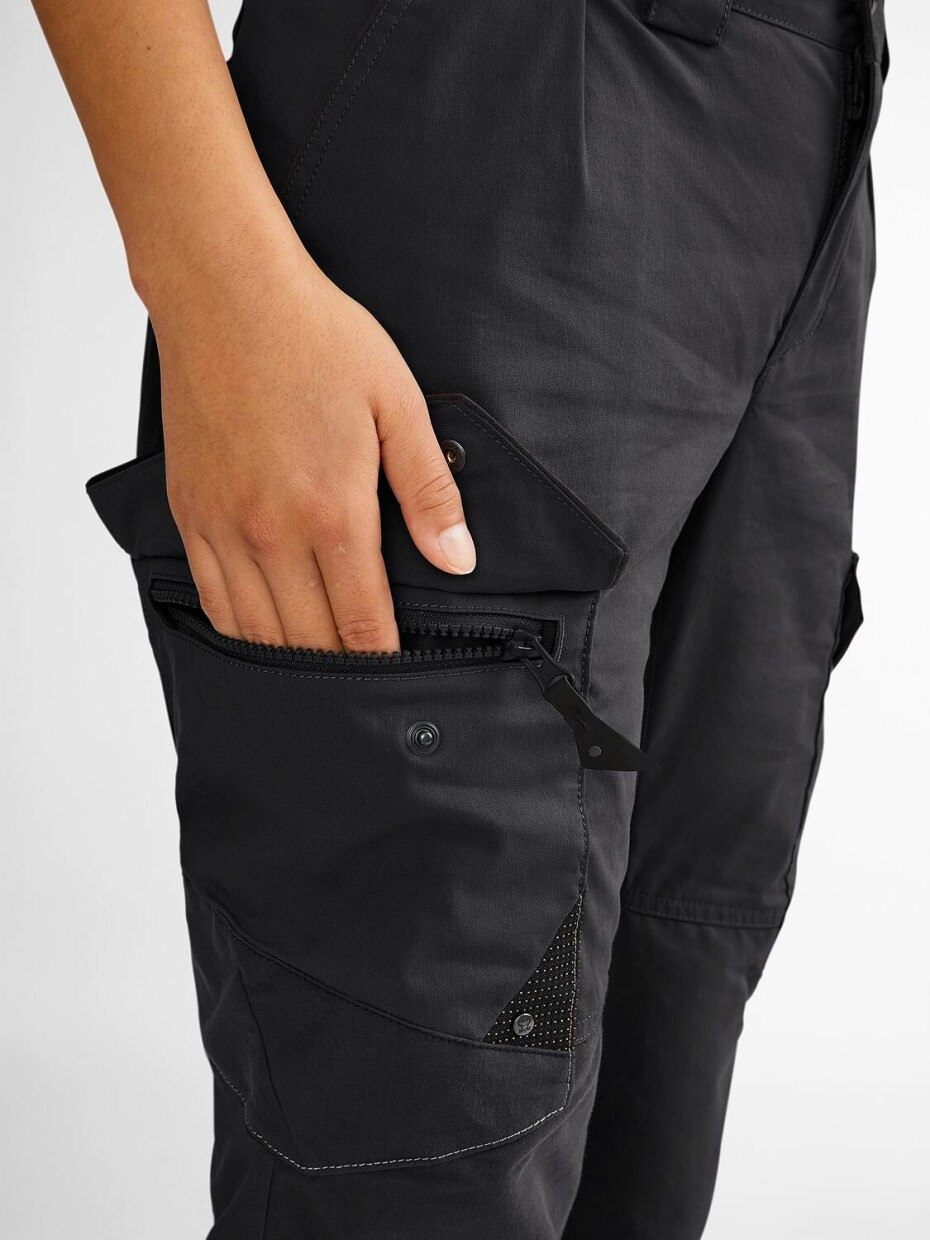 Dámské kalhoty Klättermusen  Grimner Pant W's Granit Grey-Raven, S S - main (2)