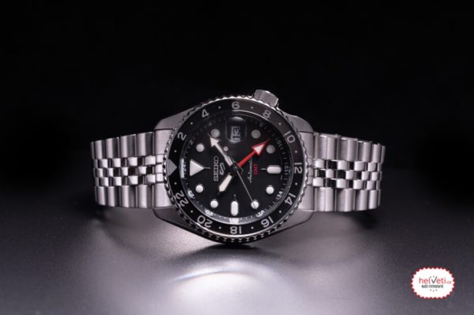 Seiko 5 Sports GMT Series SSK001K1 - main (1)