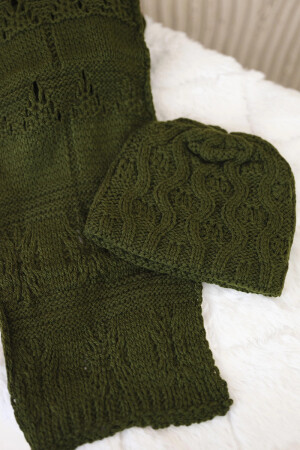 Product detail of Dámská souprava se šálou Michalina K415 khaki UNI